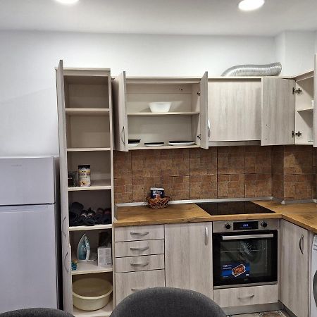 Black Eagle Central Unirii Square, 2 King Size Bedrooms, Free Private Parking Oradea Eksteriør billede