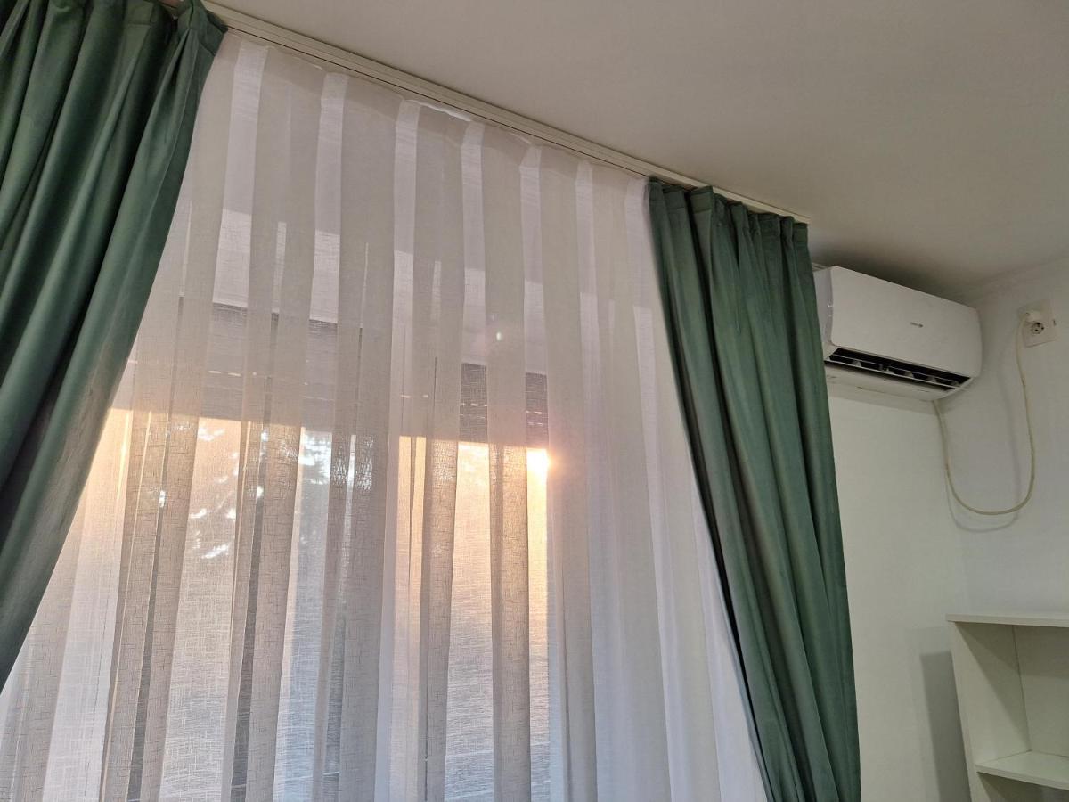 Black Eagle Central Unirii Square, 2 King Size Bedrooms, Free Private Parking Oradea Eksteriør billede